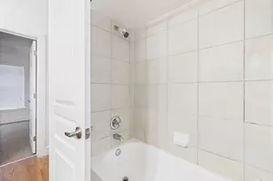 711 W 32nd St, Austin, TX 78705 - Photo 25