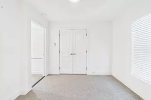 711 W 32nd St, Austin, TX 78705 - Photo 29