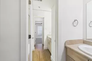 711 W 32nd St, Austin, TX 78705 - Photo 21