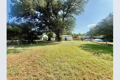 1133 N Avenue C, Elgin, TX 78621 - Photo 19