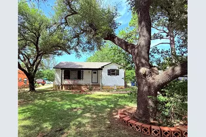 1133 N Avenue C, Elgin, TX 78621 - Photo 1