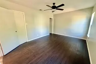 1133 N Avenue C, Elgin, TX 78621 - Photo 15