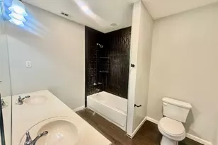 1133 N Avenue C, Elgin, TX 78621 - Photo 17