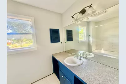 1133 N Avenue C, Elgin, TX 78621 - Photo 9