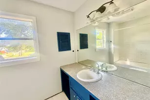 1133 N Avenue C, Elgin, TX 78621 - Photo 9