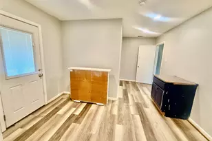 1133 N Avenue C, Elgin, TX 78621 - Photo 11