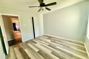 1133 N Avenue C, Elgin, TX 78621 - Photo 7