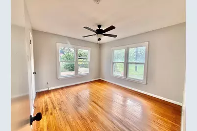 1133 N Avenue C, Elgin, TX 78621 - Photo 9