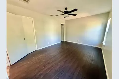 1133 N Avenue C, Elgin, TX 78621 - Photo 11
