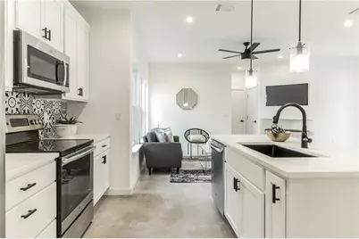 1144 Gunter Street #202, Austin, TX 78721 - Photo 3