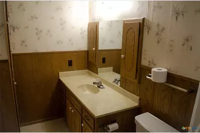 303 E 20th Avenue, Belton, TX 76513 - Photo 17
