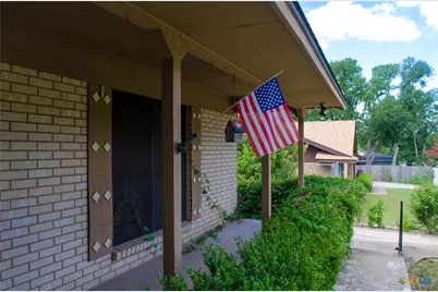 303 E 20th Avenue, Belton, TX 76513 - Photo 5