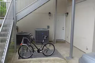 210 E 32nd St, Austin, TX 78705 - Photo 19