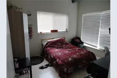 210 E 32nd Street #E, Austin, TX 78705 - Photo 5