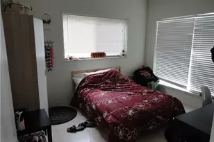 210 E 32nd St, Austin, TX 78705 - Photo 5