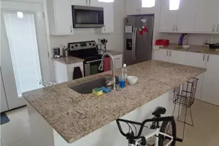 210 E 32nd St, Austin, TX 78705 - Photo 3