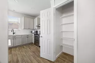 8909 Winter Haven Rd, Austin, TX 78747 - Photo 17