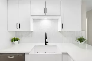 12904 Garfield Ln, Austin, TX 78727 - Photo 5