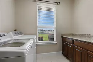 104 W Vienna Dr, Hutto, TX 78634 - Photo 23