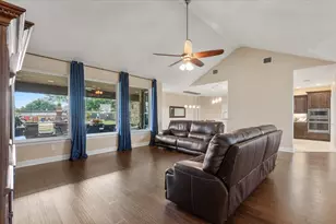 104 W Vienna Dr, Hutto, TX 78634 - Photo 13