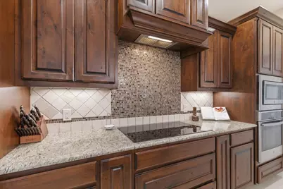 104 W Vienna Drive, Hutto, TX 78634 - Photo 9