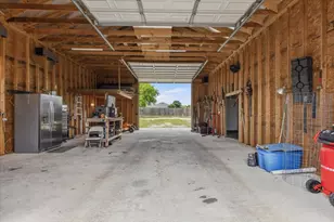 104 W Vienna Dr, Hutto, TX 78634 - Photo 33