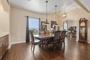 104 W Vienna Dr, Hutto, TX 78634 - Photo 5