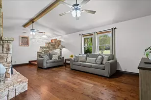 2421 Post Oak Rd, Webberville, TX 78653 - Photo 7