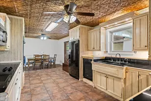 2421 Post Oak Rd, Webberville, TX 78653 - Photo 11