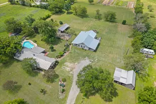 2421 Post Oak Rd, Webberville, TX 78653 - Photo 33