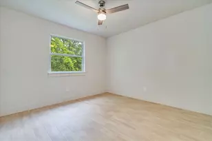 11207 Sage Hollow Dr, Austin, TX 78758 - Photo 15