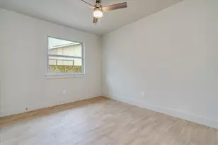 11207 Sage Hollow Dr, Austin, TX 78758 - Photo 13