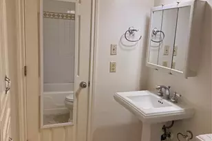 407 E 45th St, Austin, TX 78751 - Photo 9