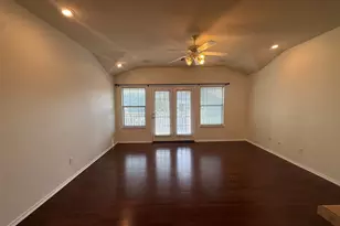1900 Scofield Ridge Pkwy, Austin, TX 78727 - Photo 9