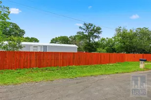 14904 Vevey Dr, Del Valle, TX 78617 - Photo 11