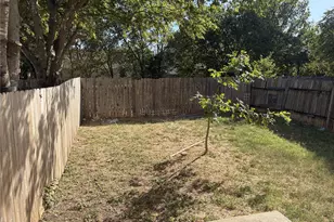 8710 Piney Point Dr, Austin, TX 78729 - Photo 5
