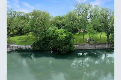 1049 River Terrace, New Braunfels, TX 78130 - Photo 3