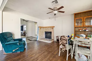 712 Vernon St, Rockdale, TX 76567 - Photo 9