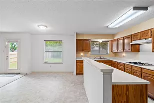 7100 Pine Bluffs Trail, Austin, TX 78729 - Photo 11