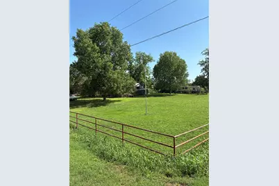 1411 Pecan Shores, Smithville, TX 78957 - Photo 3