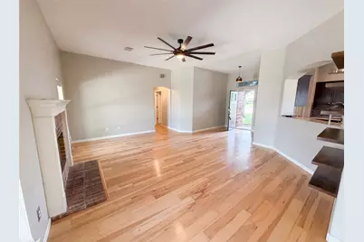 116 San Jacinto, Hutto, TX 78634 - Photo 3