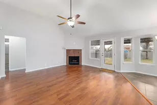 214 Crystal Knoll Blvd, Georgetown, TX 78626 - Photo 3