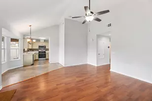 214 Crystal Knoll Blvd, Georgetown, TX 78626 - Photo 5