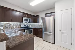6810 Deatonhill Dr, Austin, TX 78745 - Photo 11
