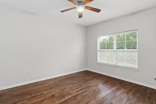 6810 Deatonhill Dr, Austin, TX 78745 - Photo 23