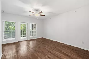 6810 Deatonhill Dr, Austin, TX 78745 - Photo 17