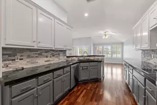 30388 Ledgemont Ln, Georgetown, TX 78628 - Photo 11