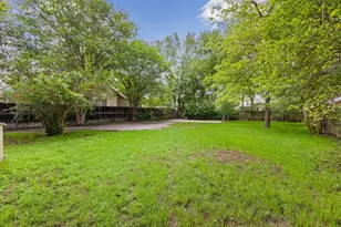 1005 Pine St, Bastrop, TX 78602 - Photo 23