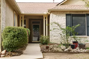 124 Dewberry Dr, Georgetown, TX 78633 - Photo 3