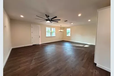 750 S Main Street, Lockhart, TX 78644 - Photo 5